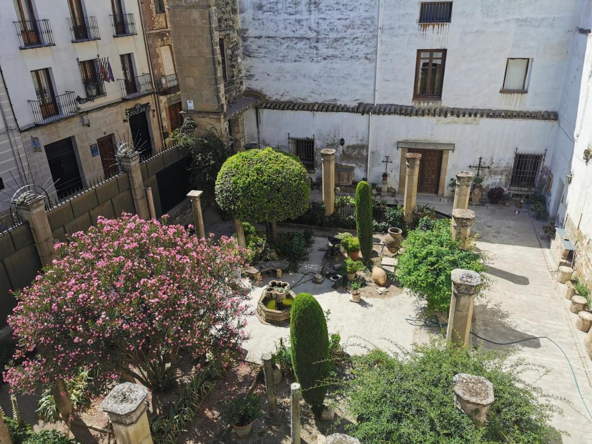 Apartamentos Palacio de Vela de los Cobos Úbeda Exterior foto